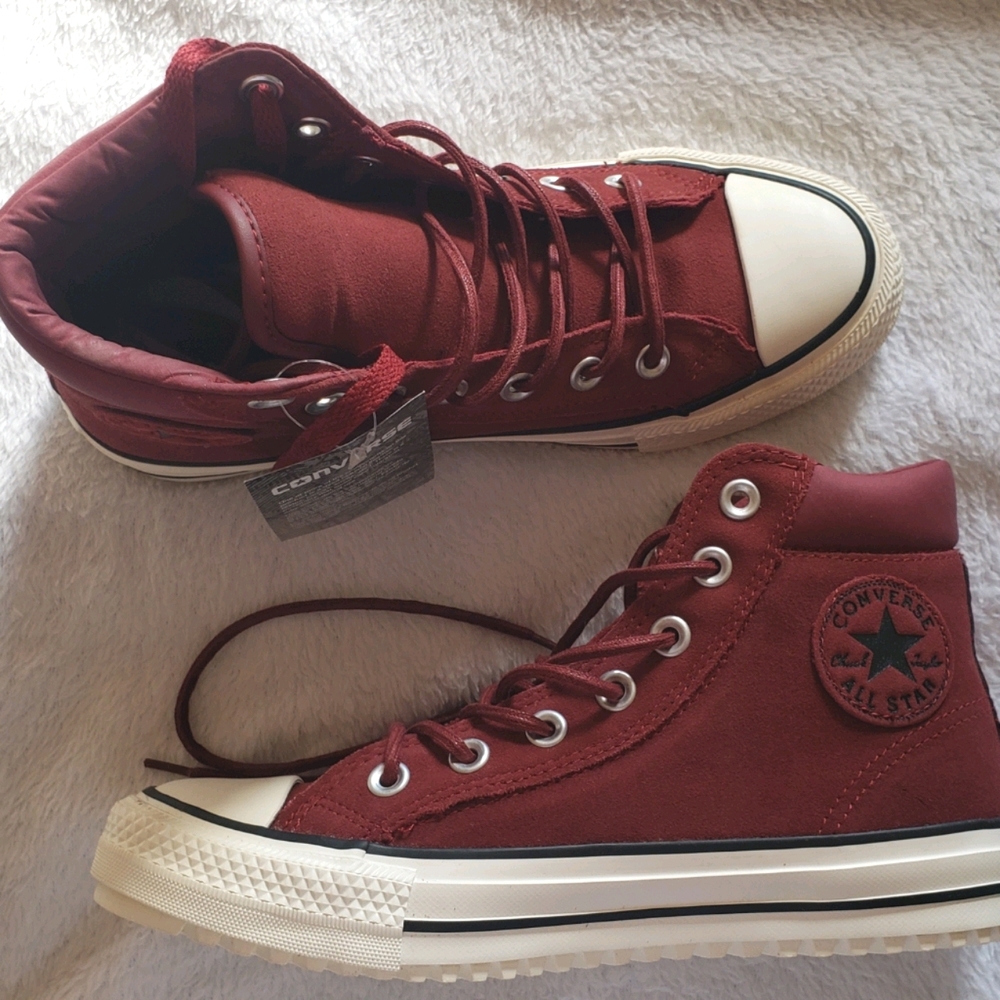 Burgandy Converse hightops